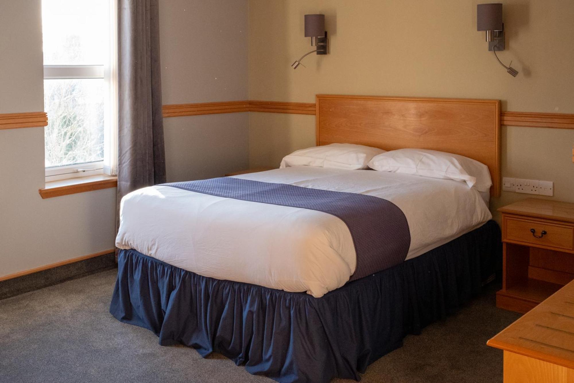 Station Hotel Ellon Eksteriør billede