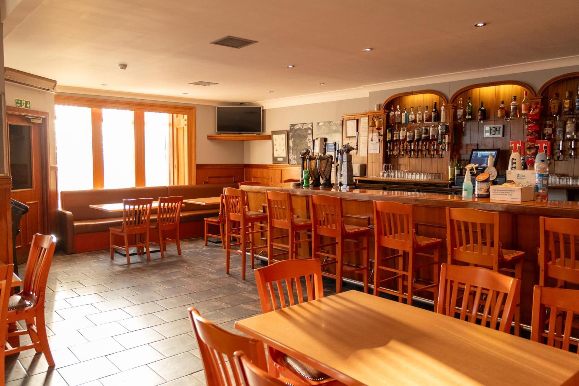 Station Hotel Ellon Eksteriør billede