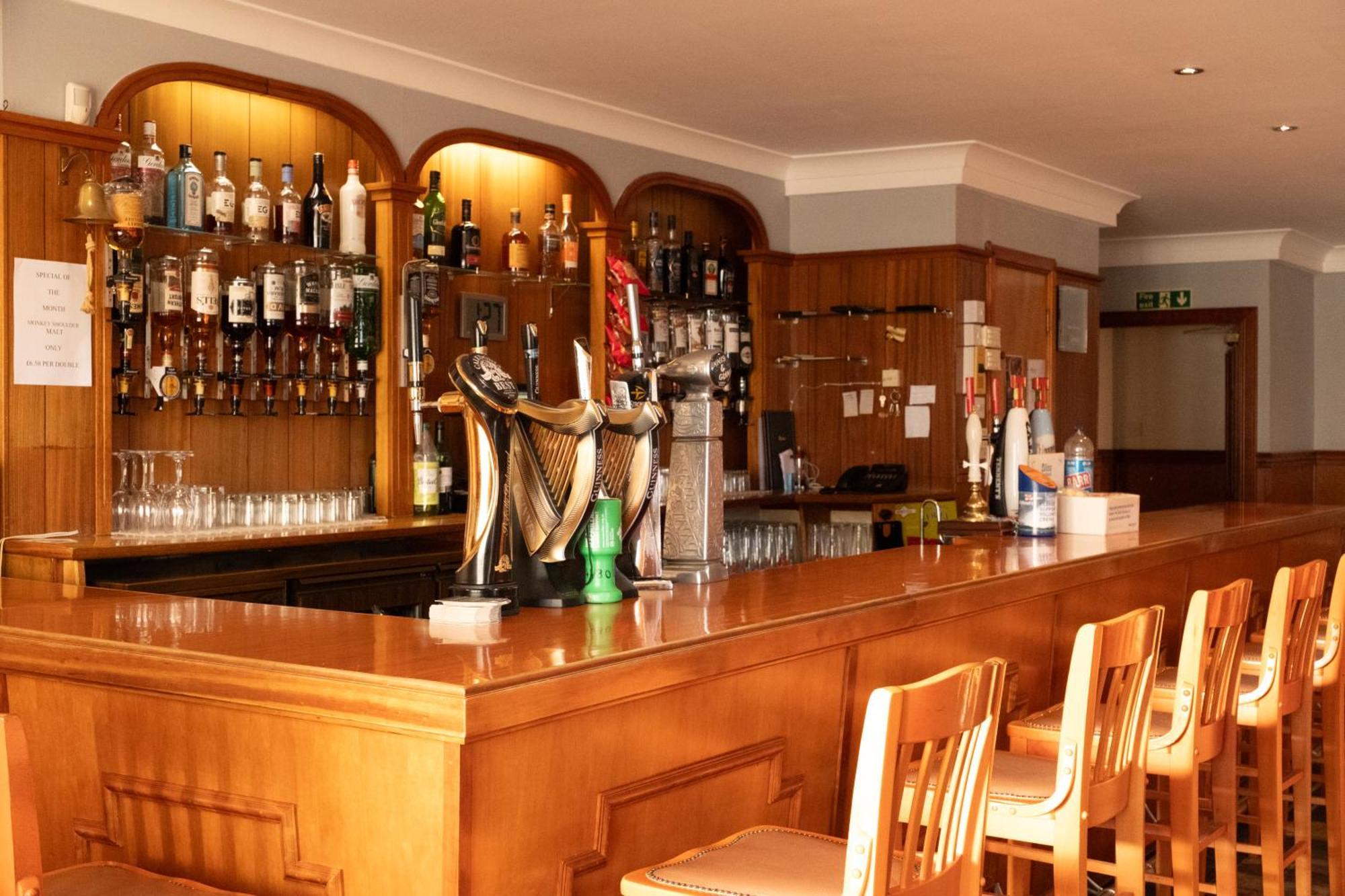 Station Hotel Ellon Eksteriør billede